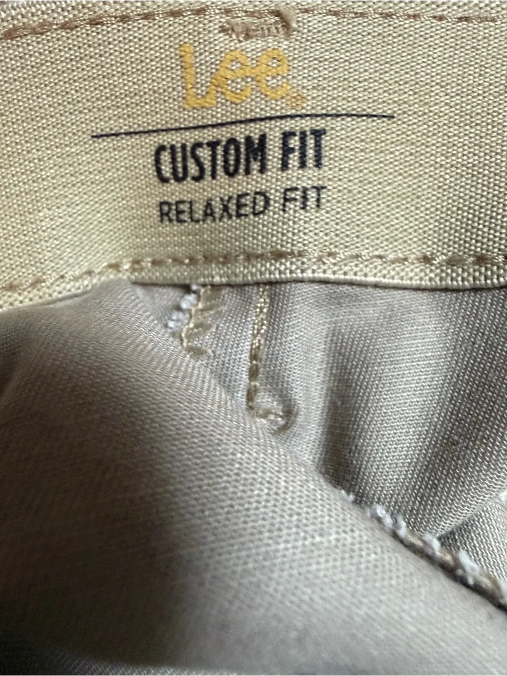 Lee Men's Khaki Pleated Chino Pants - Light Tan